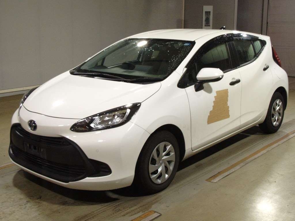 TOYOTA AQUA B Thumbnail 1