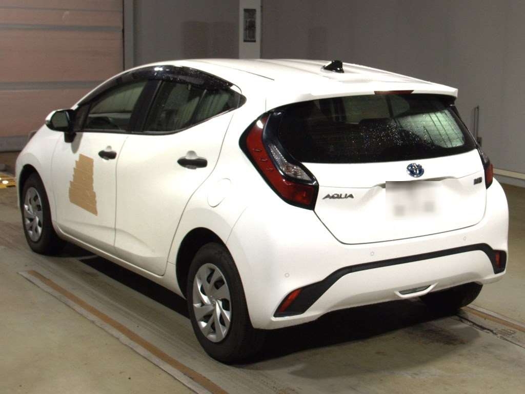 TOYOTA AQUA B Thumbnail 4