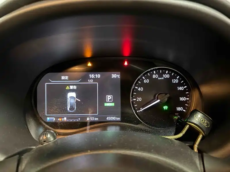 NISSAN KICKS X Thumbnail 31