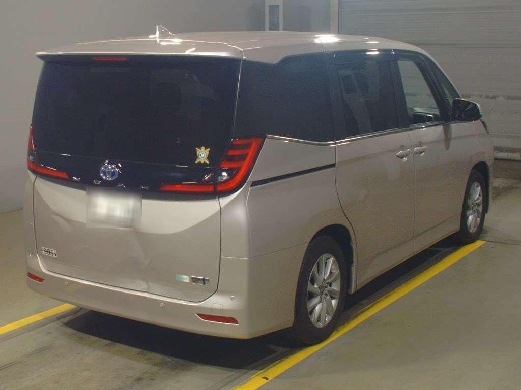 TOYOTA NOAH HYBRID Z Image 2