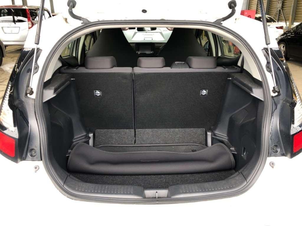 TOYOTA AQUA B Image 8